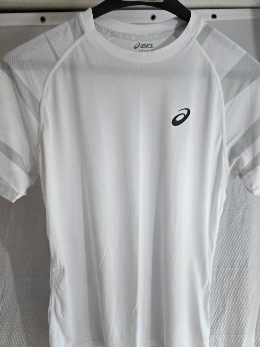 ASICS White Performance Tee with Subtle Gray Accents